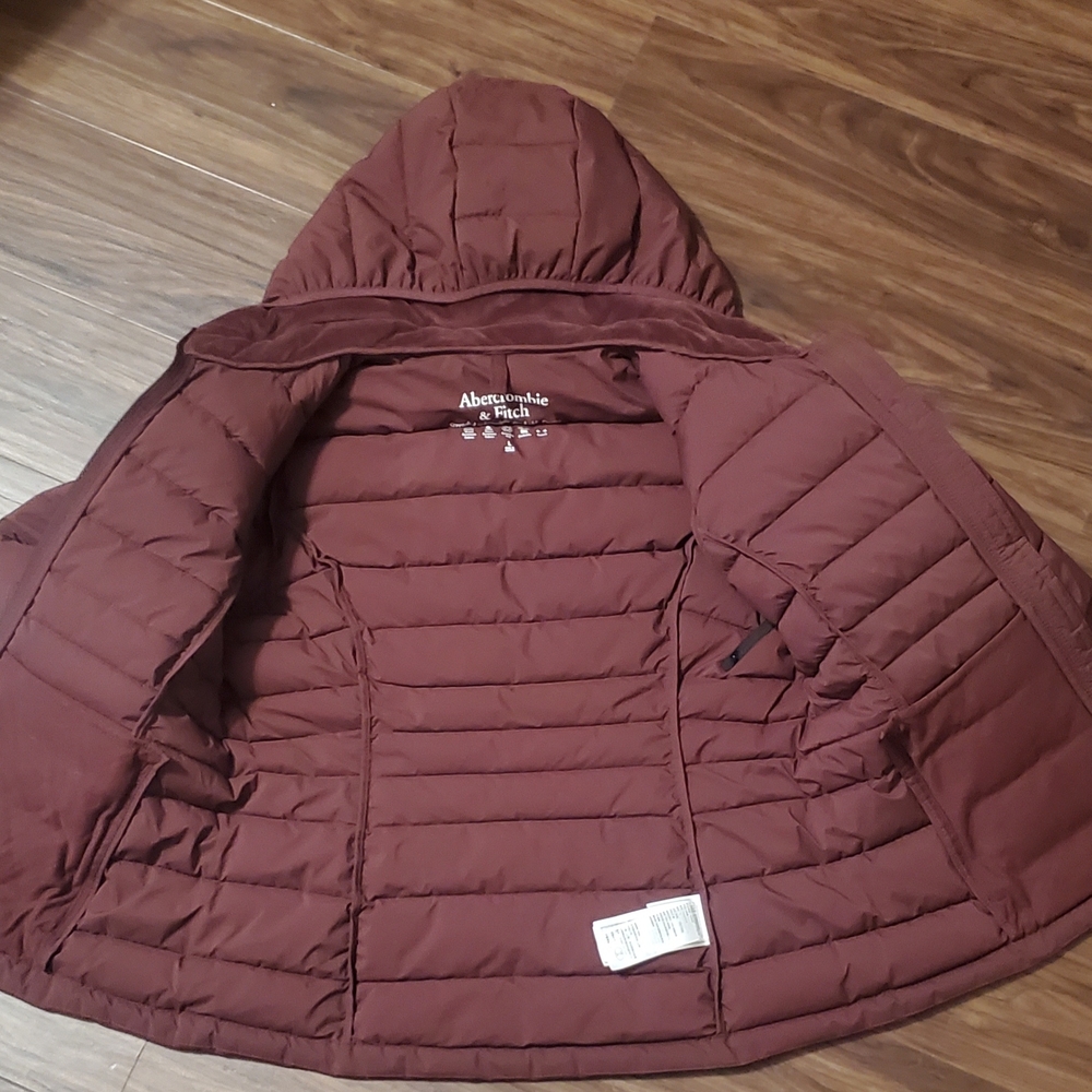 Abercrombie & Fitch Burgundy Quilted Jacket - Picture 4 of 9